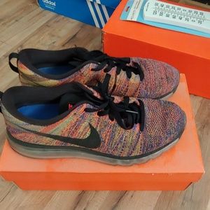Nike Flyknit Max